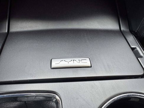 Used 2019 Ford Explorer XLT w/ Equipment Group 202A AWD/4WD image 37