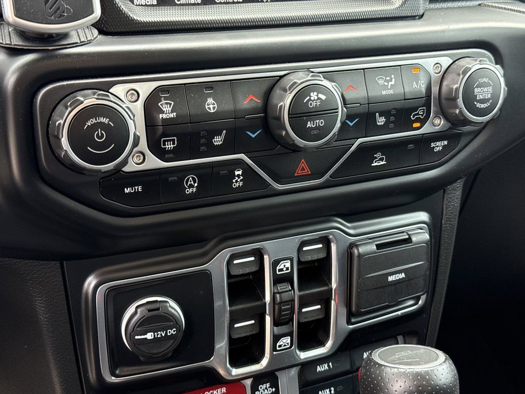 Used 2023 Jeep Gladiator Mojave w/ LED Lighting Group AWD/4WD image 32
