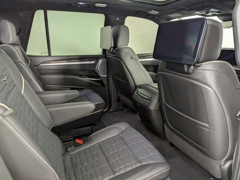 Used 2025 Cadillac Escalade Sport Platinum AWD/4WD image 27
