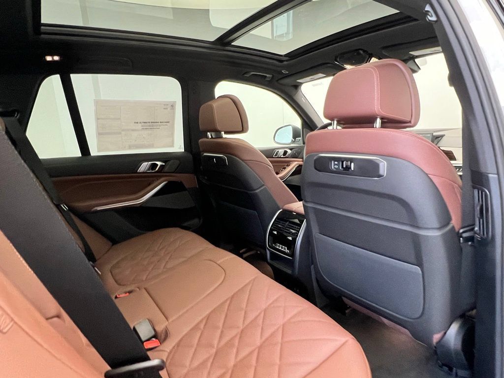 Used 2026 BMW X5 xDrive50e w/ Premium Package AWD/4WD image 8