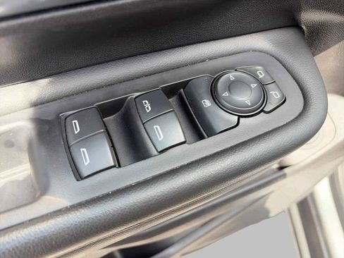 Used 2024 GMC Terrain SLT AWD/4WD image 15