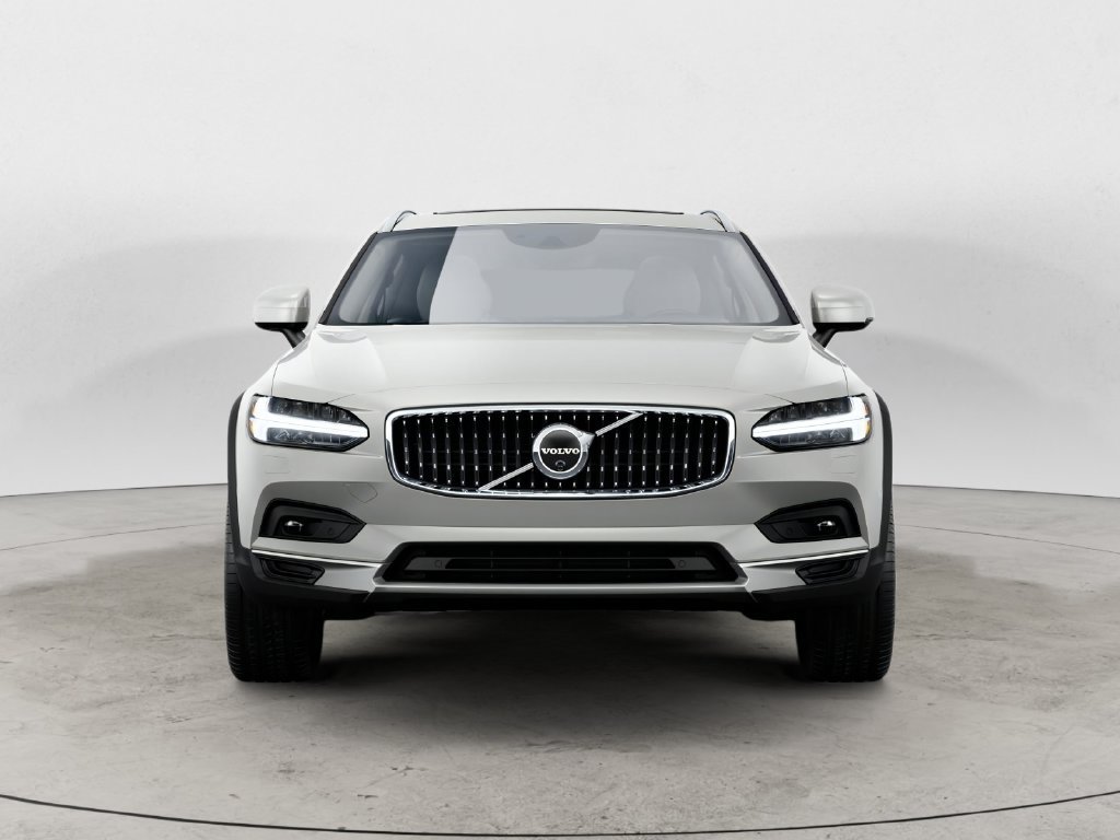 Used 2022 Volvo V90 B6 Cross Country w/ Advanced Package AWD/4WD image 2