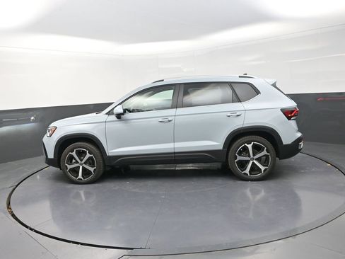 New 2026 Volkswagen Taos SEL image 5