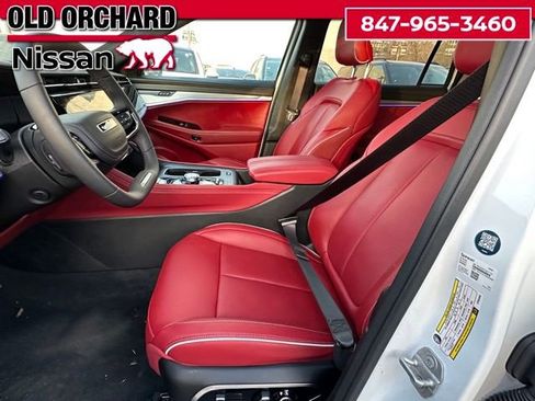 Used 2025 Jeep Wagoneer S Launch Edition image 11