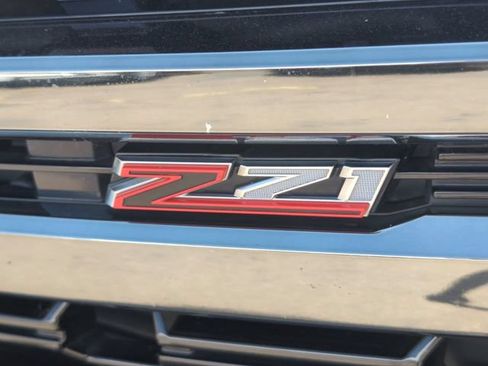 Certified 2022 Chevrolet Suburban Z71 w/ Luxury Package AWD/4WD image 33
