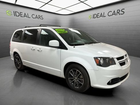 Used 2019 Dodge Grand Caravan GT FWD image 3