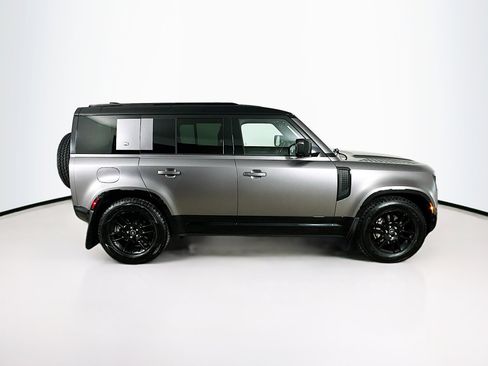 Used 2022 Land Rover Defender 110 X-Dynamic SE image 4