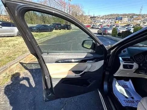 Used 2016 BMW X1 xDrive28i AWD/4WD image 9