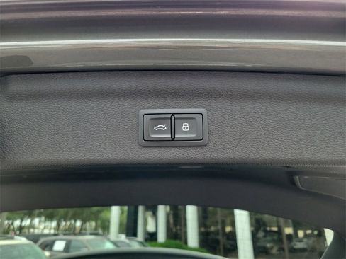 Used 2020 Audi Q3 2.0T Premium w/ Convenience Package image 12