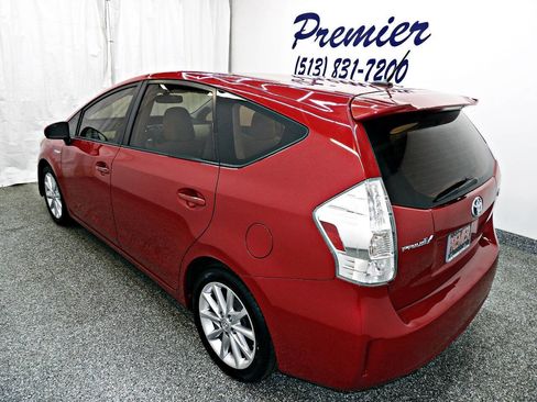 Used 2014 Toyota Prius V Five image 4