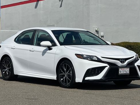 Used 2024 Toyota Camry SE FWD image 5
