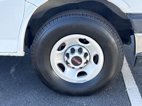 Certified 2022 GMC Savana 2500 w/ Driver Convenience Package image 13