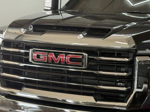 Used 2025 GMC Sierra 2500 SLT image 6