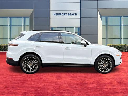 Used 2023 Porsche Cayenne S AWD/4WD image 9