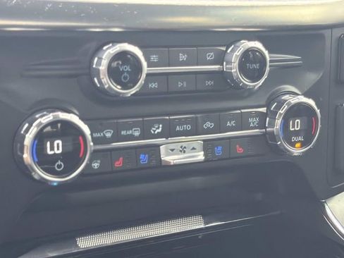 Used 2021 Ford F150 Lariat w/ Equipment Group 502A High image 33