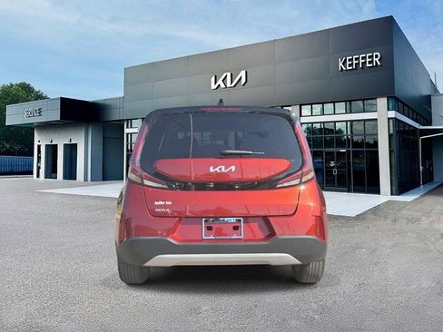 Used 2024 Kia Soul LX w/ Option Group 015 FWD image 7
