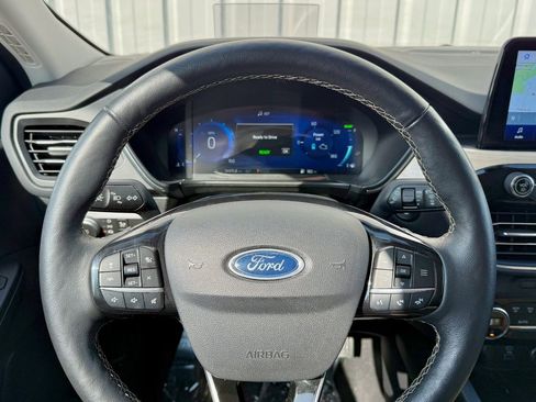 Used 2021 Ford Escape Titanium w/ Titanium Elite Package image 22