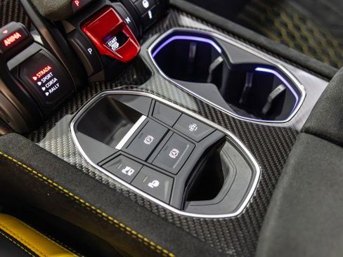 Used 2024 Lamborghini Urus Performante AWD/4WD image 46
