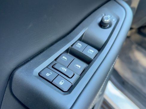 New 2025 Jeep Grand Cherokee Altitude image 28