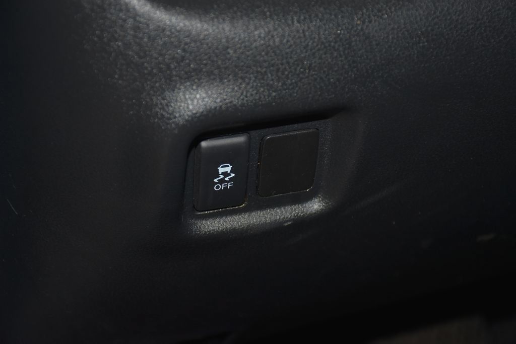 Used 2014 Nissan Versa Note SV FWD image 13
