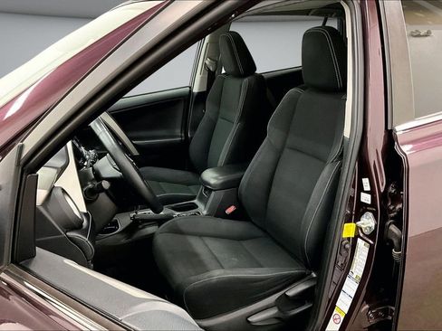 Used 2018 Toyota RAV4 XLE AWD/4WD image 21