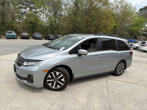 Used 2025 Honda Odyssey EX-L image 4