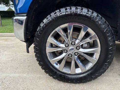 Used 2017 Ford F150 XLT w/ Equipment Group 302A Luxury AWD/4WD image 9