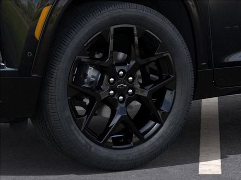 New 2026 Chevrolet Traverse RS w/ LPO, Floor Liner Package FWD image 9