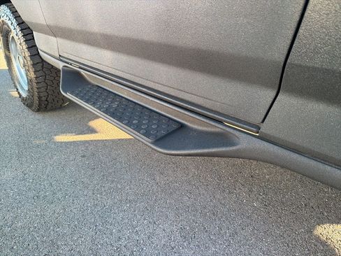 Used 1996 Ford Bronco XLT image 17