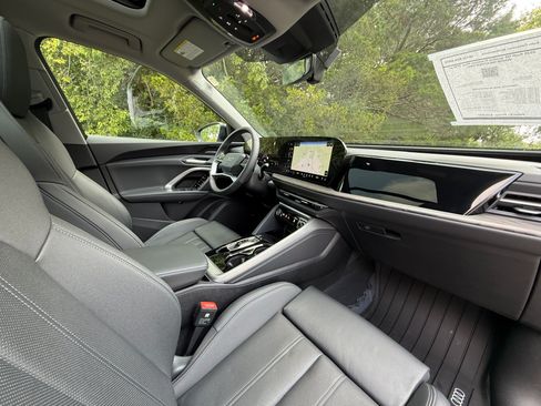 Used 2025 Audi Q5 Premium Plus AWD/4WD image 23