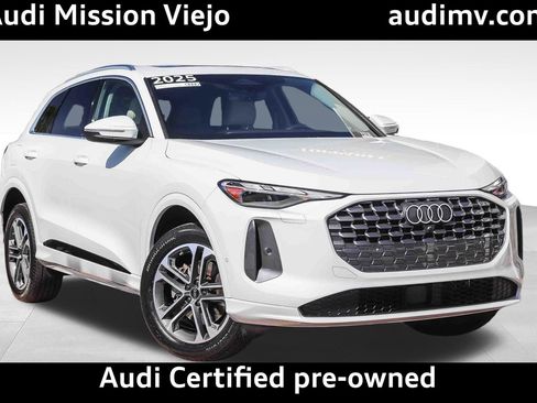Certified 2025 Audi Q5 Premium w/ Convenience Package AWD/4WD image 1