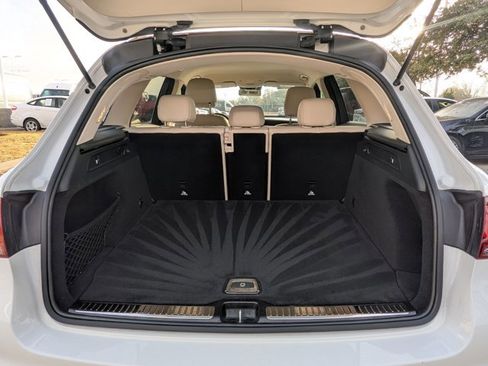 Used 2022 Mercedes-Benz GLC 300 4MATIC image 6
