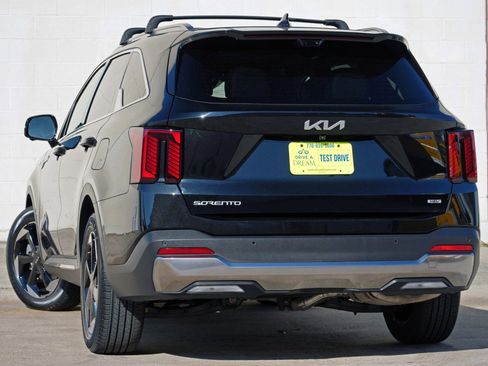 Used 2025 Kia Sorento SX Prestige AWD/4WD image 6