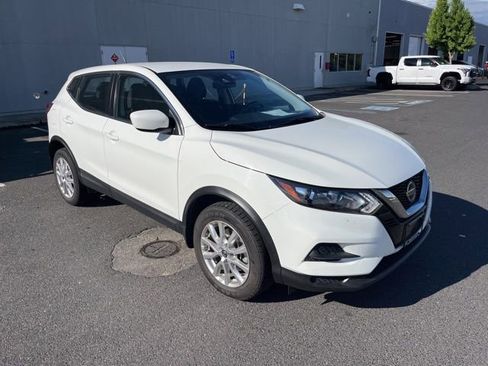 Used 2021 Nissan Rogue Sport S image 1