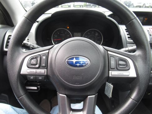 Used 2018 Subaru Forester 2.5i Premium w/ All-Weather Package image 21