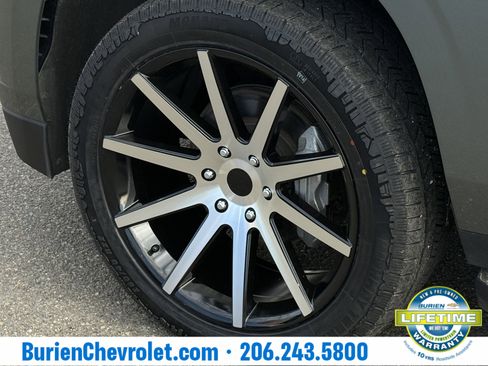 Used 2023 Chevrolet Suburban Premier image 31