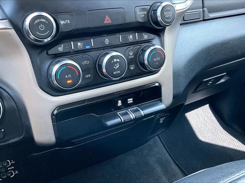 Used 2021 RAM 1500 Laramie w/ Off Road Group AWD/4WD image 33