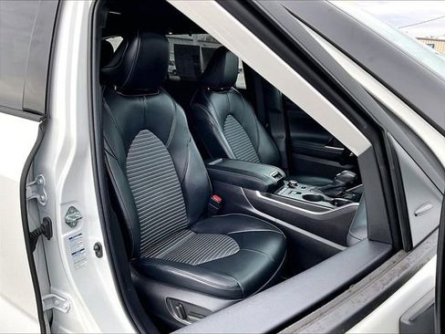 Used 2022 Toyota Highlander XSE image 11