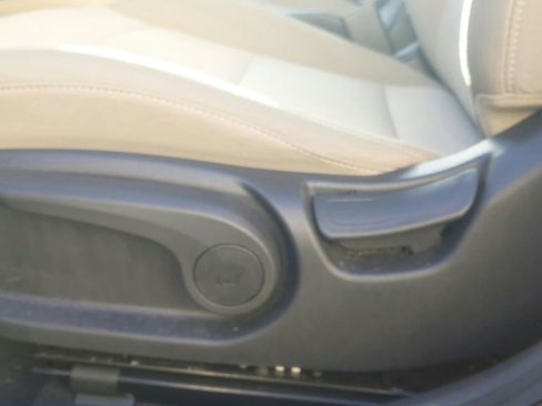 Used 2020 Hyundai Elantra SE image 17