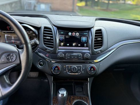 Used 2015 Chevrolet Impala LTZ FWD image 18