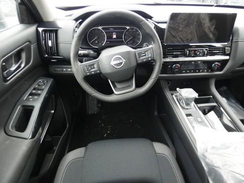 New 2026 Nissan Pathfinder SV image 12