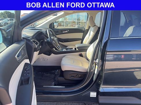 Used 2023 Ford Edge Titanium AWD/4WD image 10