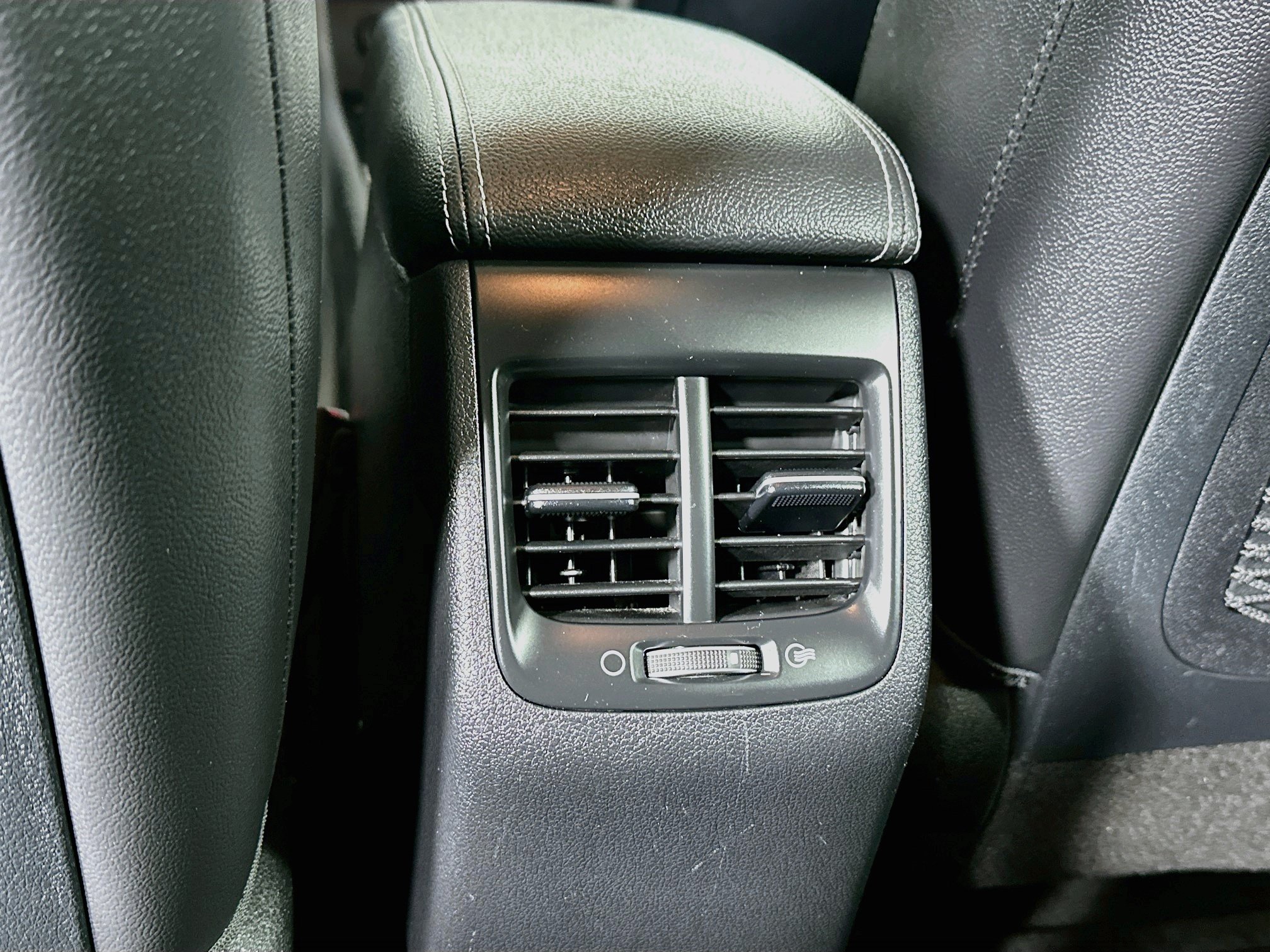 Used 2017 Kia Niro Touring FWD image 27