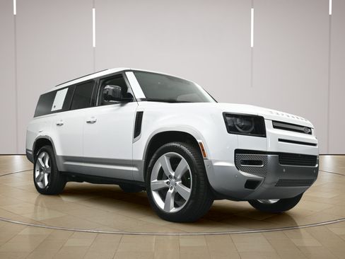 Used 2023 Land Rover Defender 130 First Edition AWD/4WD image 28