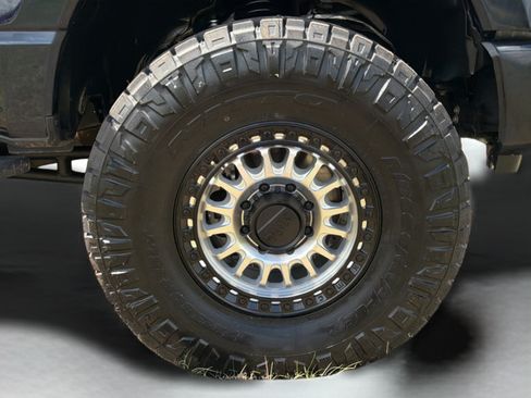 Used 2024 Ford F350 Platinum w/ Tremor Off-Road Package AWD/4WD image 28