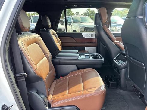 Used 2023 Lincoln Navigator L Reserve w/ Equipment Group 201A AWD/4WD image 15