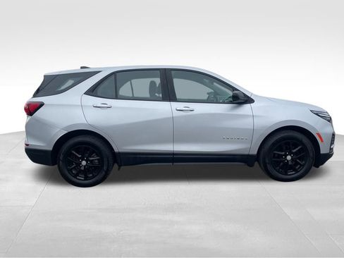 Used 2022 Chevrolet Equinox LS image 6