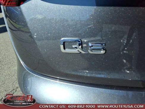 Used 2021 Audi Q5 e Premium Plus w/ Premium Plus Package AWD/4WD image 18