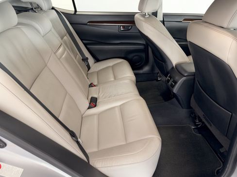 Used 2013 Lexus ES 350 w/ Luxury Pkg FWD image 29