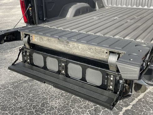 New 2025 GMC Sierra 2500 SLT w/ SLT Convenience Package image 14